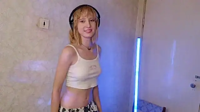 CuteLittleAngel XXX чат на живо
