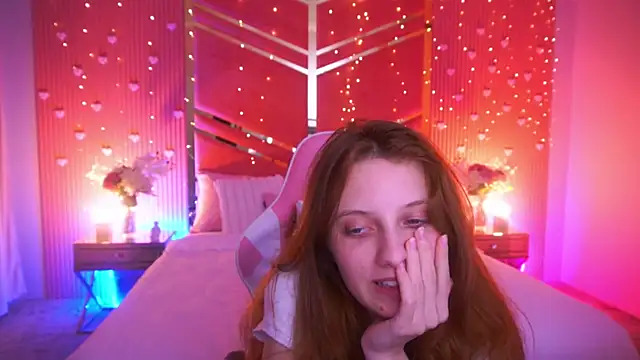CuteeFoxy's Live XXX Chat
