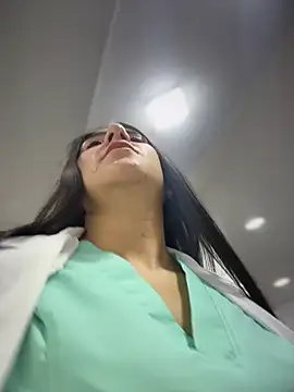 Chat +18 de CAROLINE__07 ao vivo