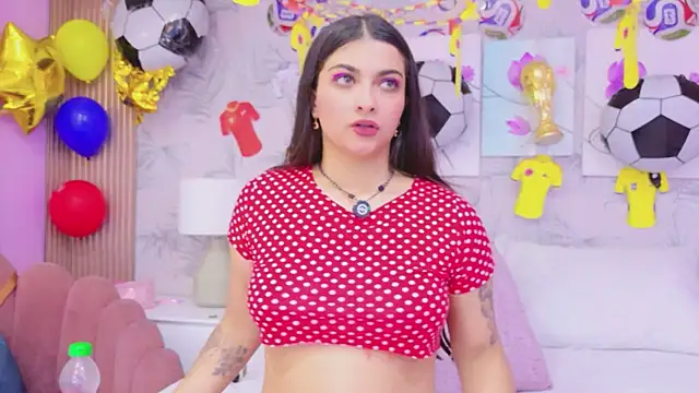 EvahRosse Adlı Modelin Canlı XXX Sohbeti