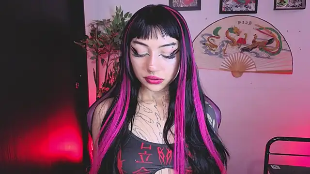 catipetite live XXX chat