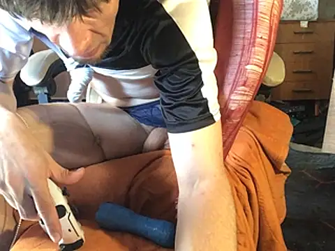 XXX chat uživo modela Salon1986