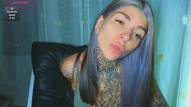 tattooedBabyy Adlı Modelin Canlı XXX Sohbeti
