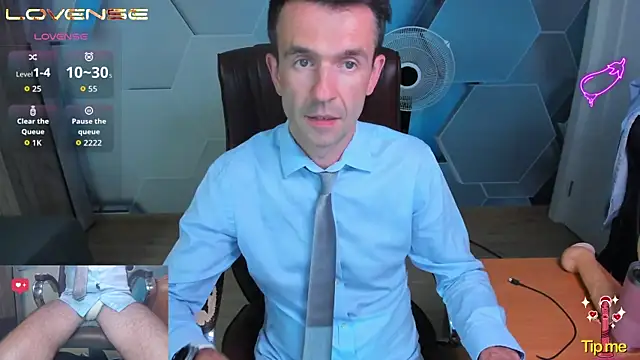 XXX chat uživo modela SteveTiger