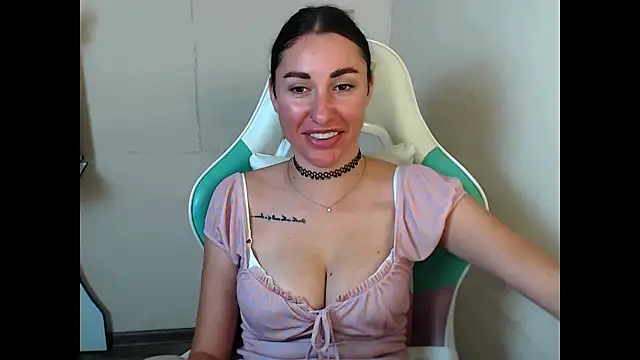 Cammil1a_horn's Live XXX Chat