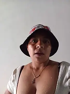 دردشة Tamaraxxx_hot الجنسية المباشرة