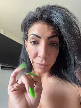 Yasmiinee Live XXX-chat