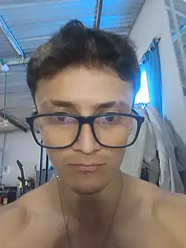 Chatroom XXX en direct de Davitfitnosuke