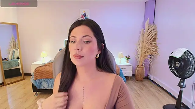 Emma_Brown_0 Adlı Modelin Canlı XXX Sohbeti
