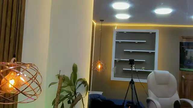 Онлайн чат XXX Colby_driscoll
