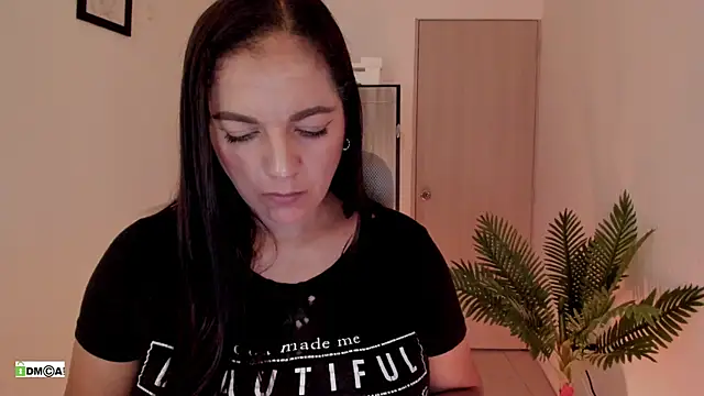 urcute_kitten's Live XXX Chat