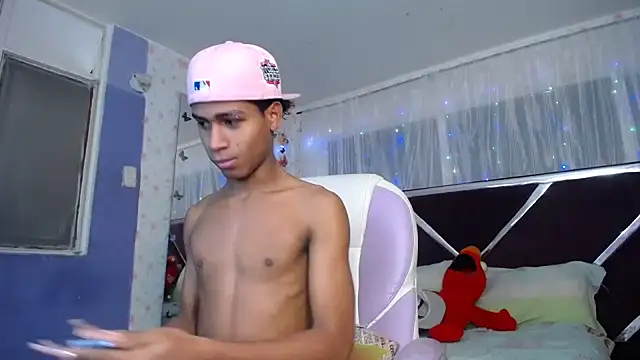 Chat +18 de Santy_bigcock_01 ao vivo