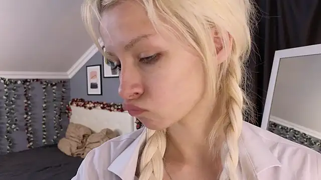 دردشة Naomi_Demio الجنسية المباشرة