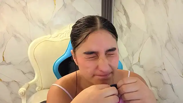 nyx_kitty_a's Live XXX Chat