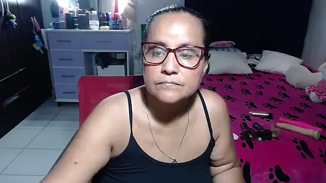 pervert_mommy_ Adlı Modelin Canlı XXX Sohbeti