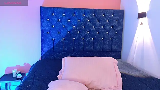 Catalinaa01's Live XXX Chat