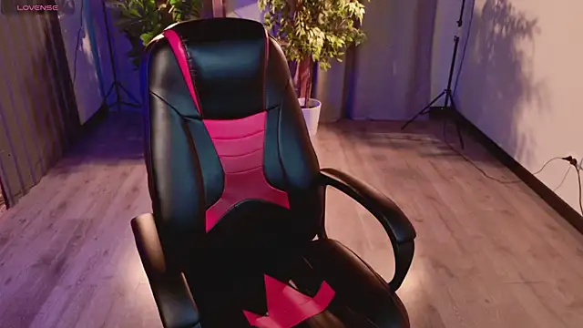 miraiakik XXX чат на живо