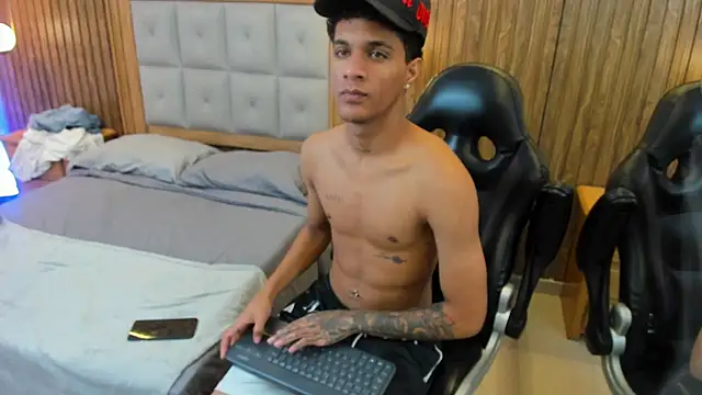 Chat +18 de Mael_Jason ao vivo