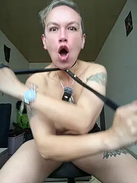 Chatroom XXX en direct de MARILYNKOVANOVA