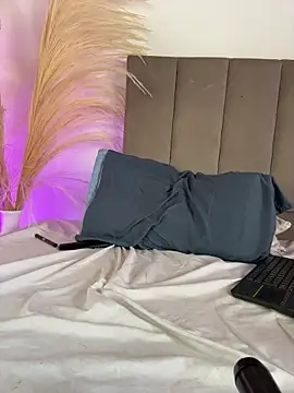 SofiaVitali_ Adlı Modelin Canlı XXX Sohbeti