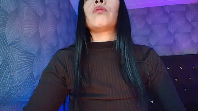 AnnaliOlsenX 现场XXX聊天