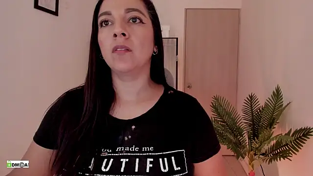 urcute_kitten's Live XXX Chat