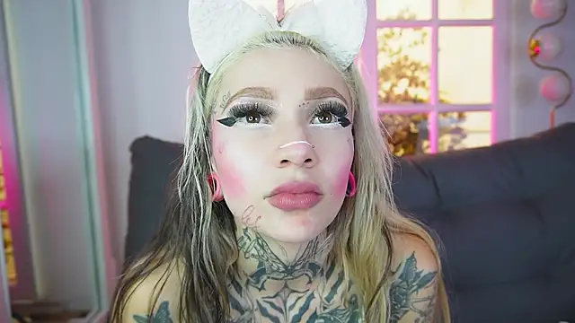miss___angel Adlı Modelin Canlı XXX Sohbeti