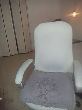 Chatroom XXX en direct de Elenna__