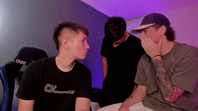 XXX chat uživo modela Handsomeboyss19
