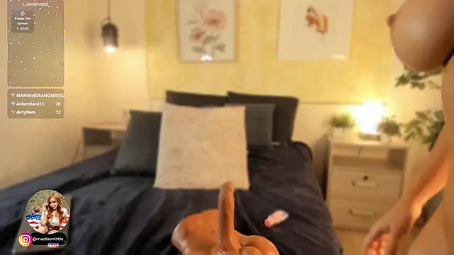 צ'אט XXX בשידור חי של madison_littlee_