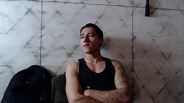 צ'אט XXX בשידור חי של Andy_Joy_