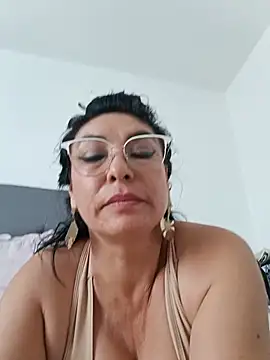 katysquirtdirty Adlı Modelin Canlı XXX Sohbeti
