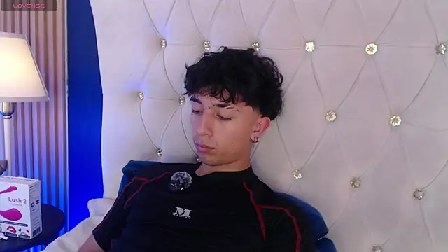Aiden_Rivers_ Live XXX-Chat