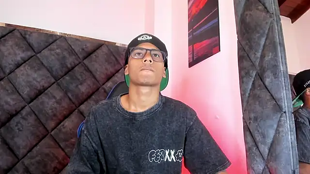 Chat XXX ao vivo de LiamKron