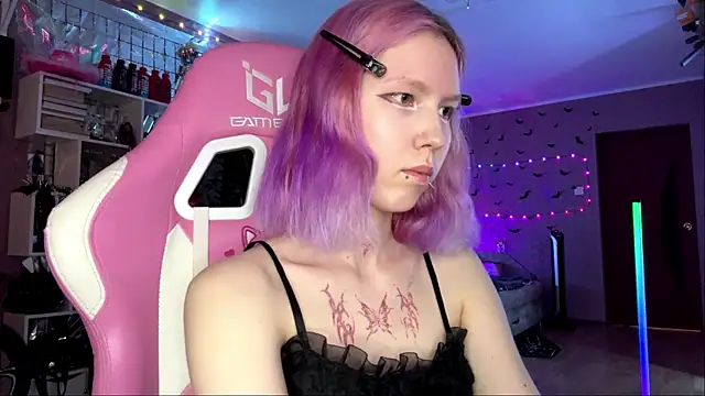 lonely_bunny Adlı Modelin Canlı XXX Sohbeti