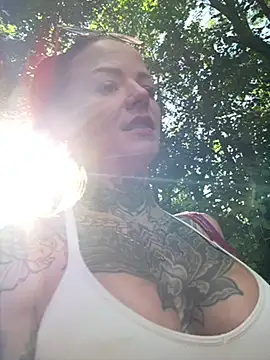 SkinnyLilly Live XXX Chat