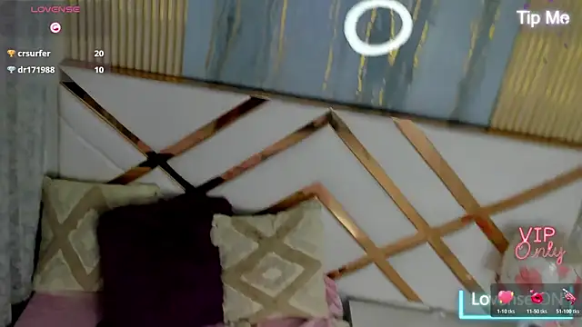 Chat +18 de KaylaDavies ao vivo