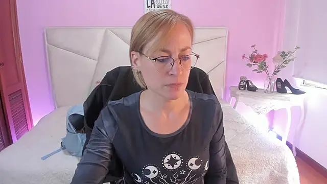 SammySanders Adlı Modelin Canlı XXX Sohbeti
