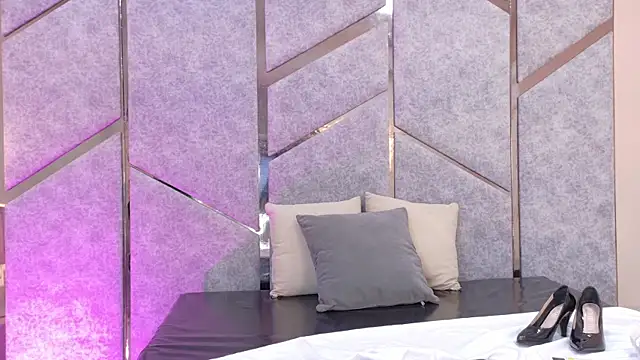 XXX chat uživo modela JuliaaVega