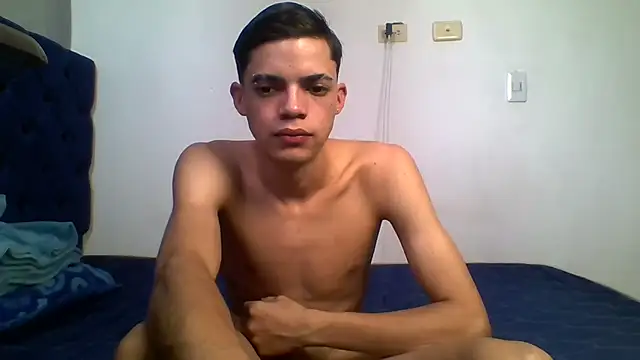 Latinos_2001 Live XXX Chat