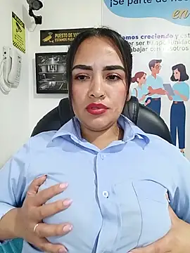MAYE__13 Chat XXX in diretta