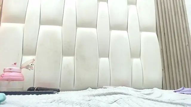 دردشة CharlotteSchmidtt الجنسية المباشرة