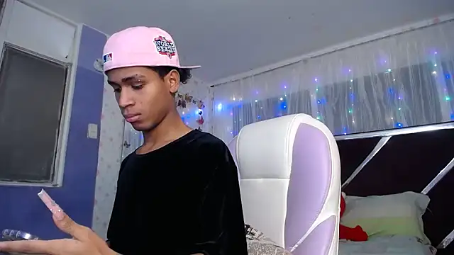 Santy_bigcock_01 Pertunjukan Webcam