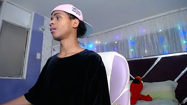 Santy_bigcock_01 Chat XXX live