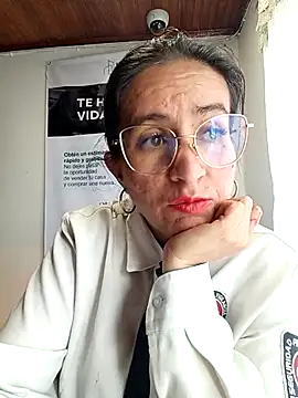 Chatroom XXX en direct de Valentina--1