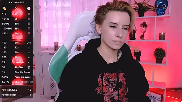 XXX chat uživo modela _Rein_ramm
