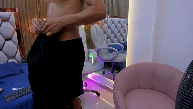 Chat XXX en directo de Colby_driscoll