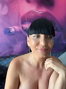 XXX chat uživo modela MysticCleo