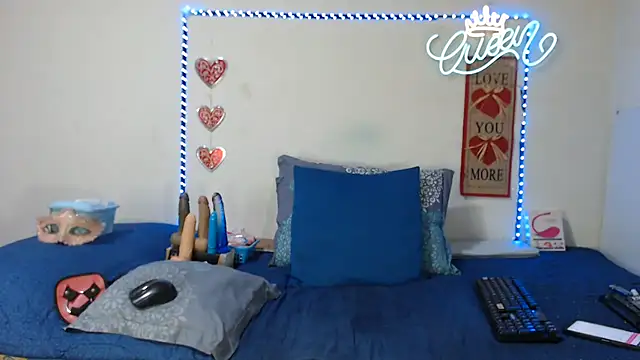 loquitaqueen011 Adlı Modelin Canlı XXX Sohbeti