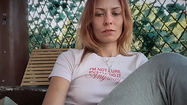 karo123421 Adlı Modelin Canlı XXX Sohbeti